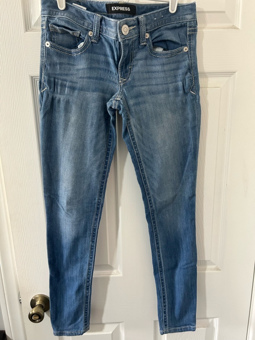Express Women's Skinny Jeans in Medium Blue Wash